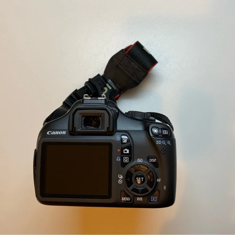 Canon EOS 1100D